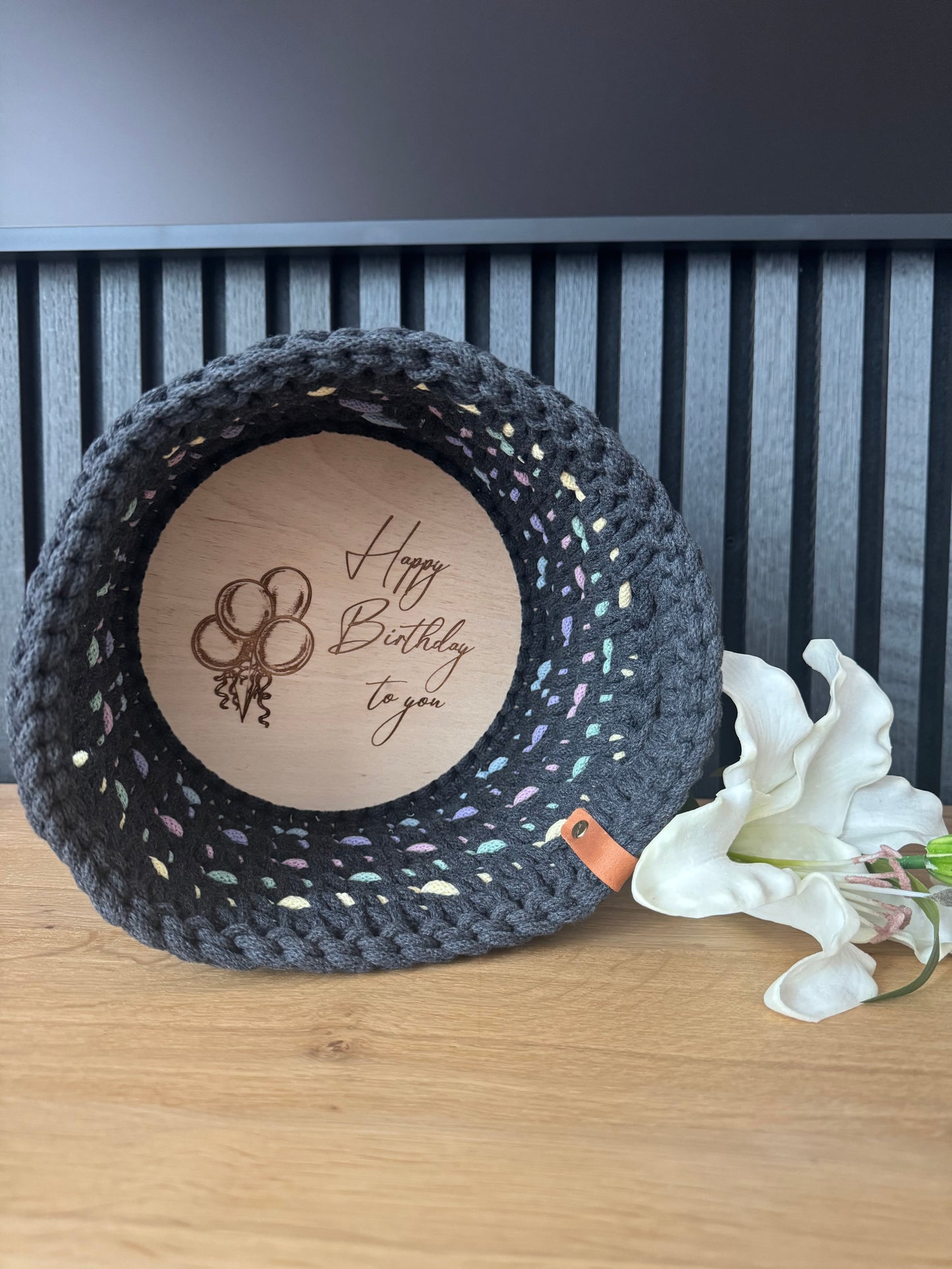 Sofort verfügbar - Happy Birthday - Aufbewahrungskorb - Korb mit Holzboden - Geschenkidee