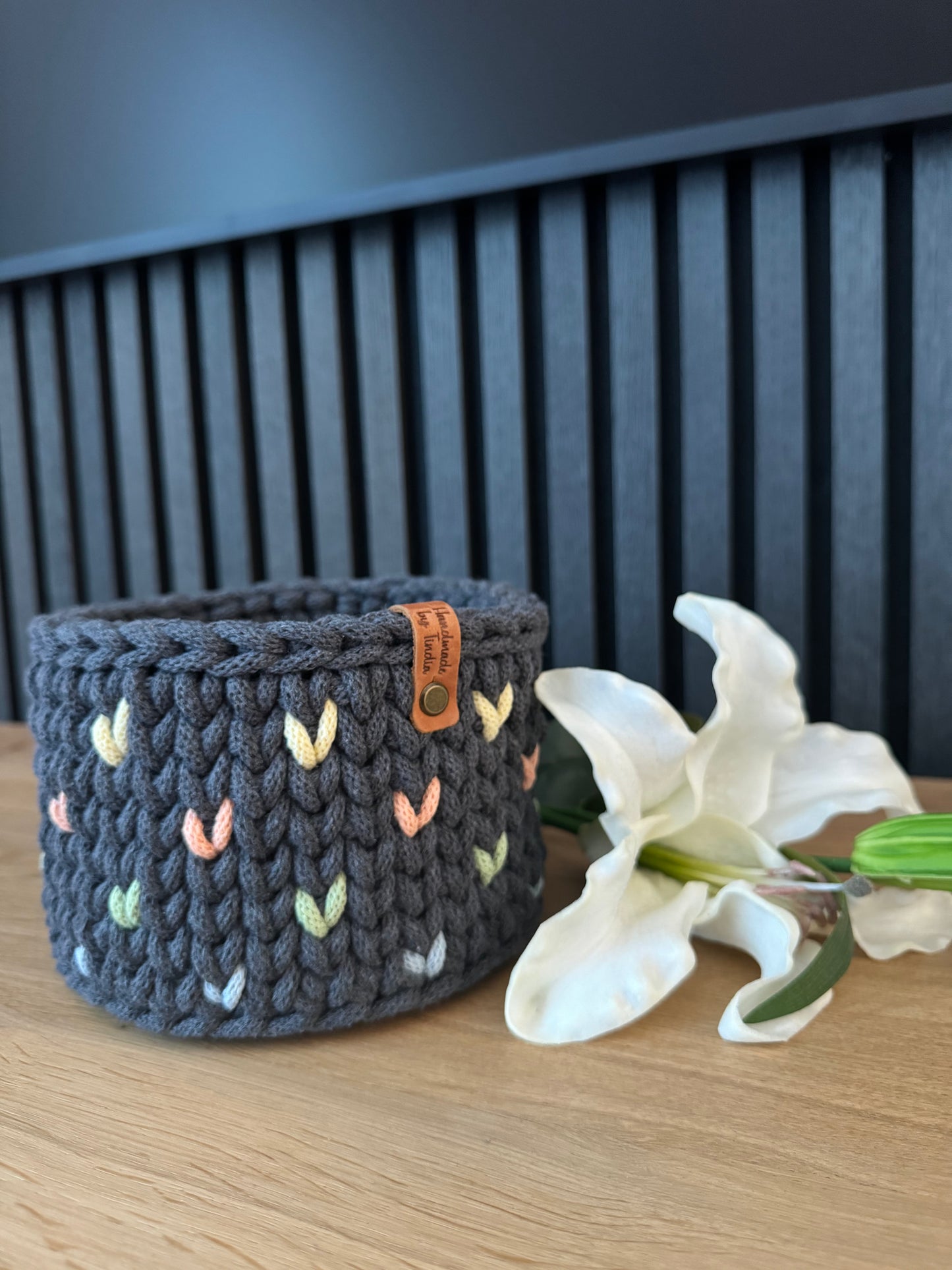 Sofort verfügbar - Lieblingsmensch - Häkelkorb - Aufbewahrungskorb - Korb mit Holzboden - Geschenkidee