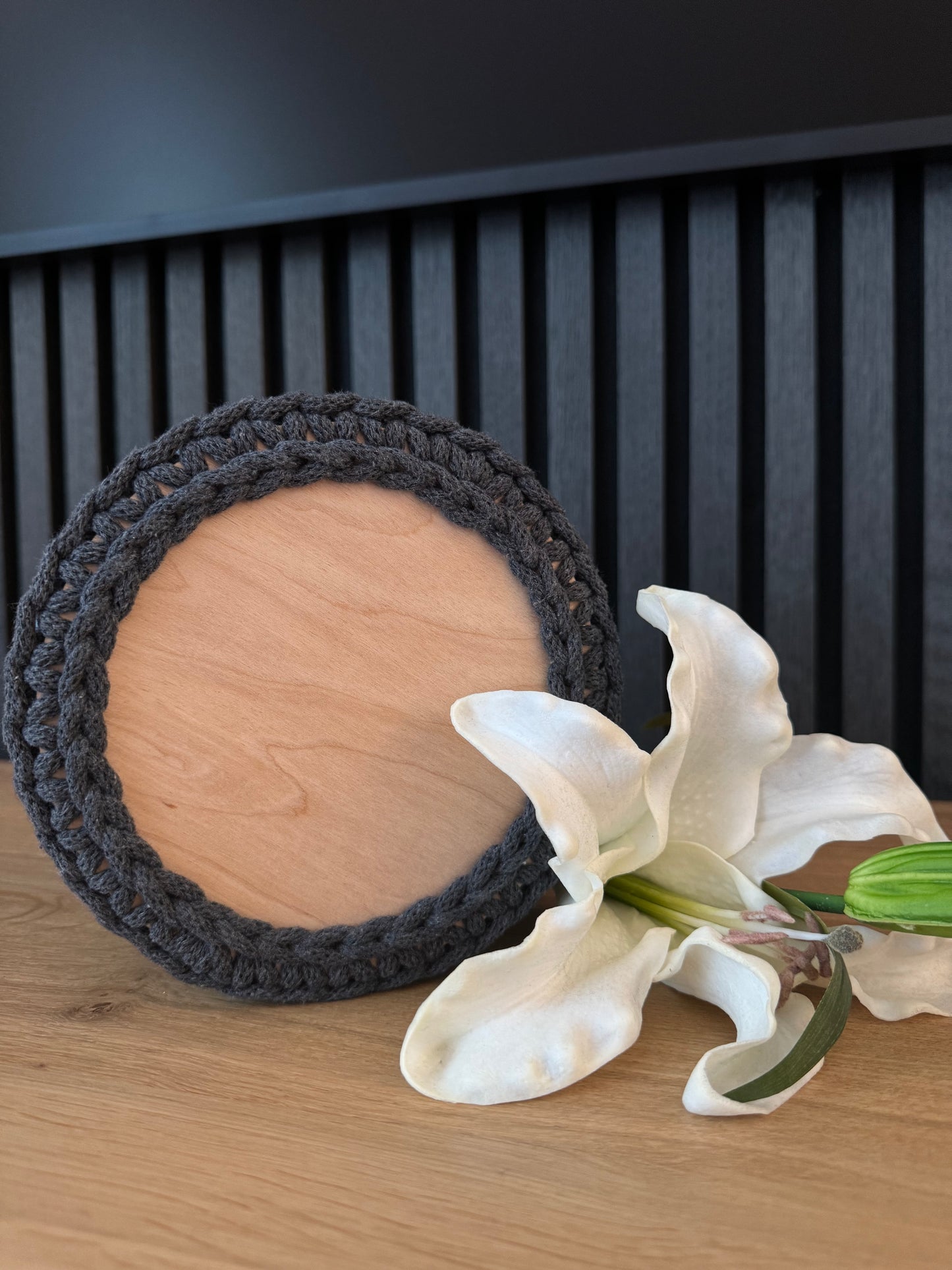 Sofort verfügbar - Lieblingsmensch - Häkelkorb - Aufbewahrungskorb - Korb mit Holzboden - Geschenkidee