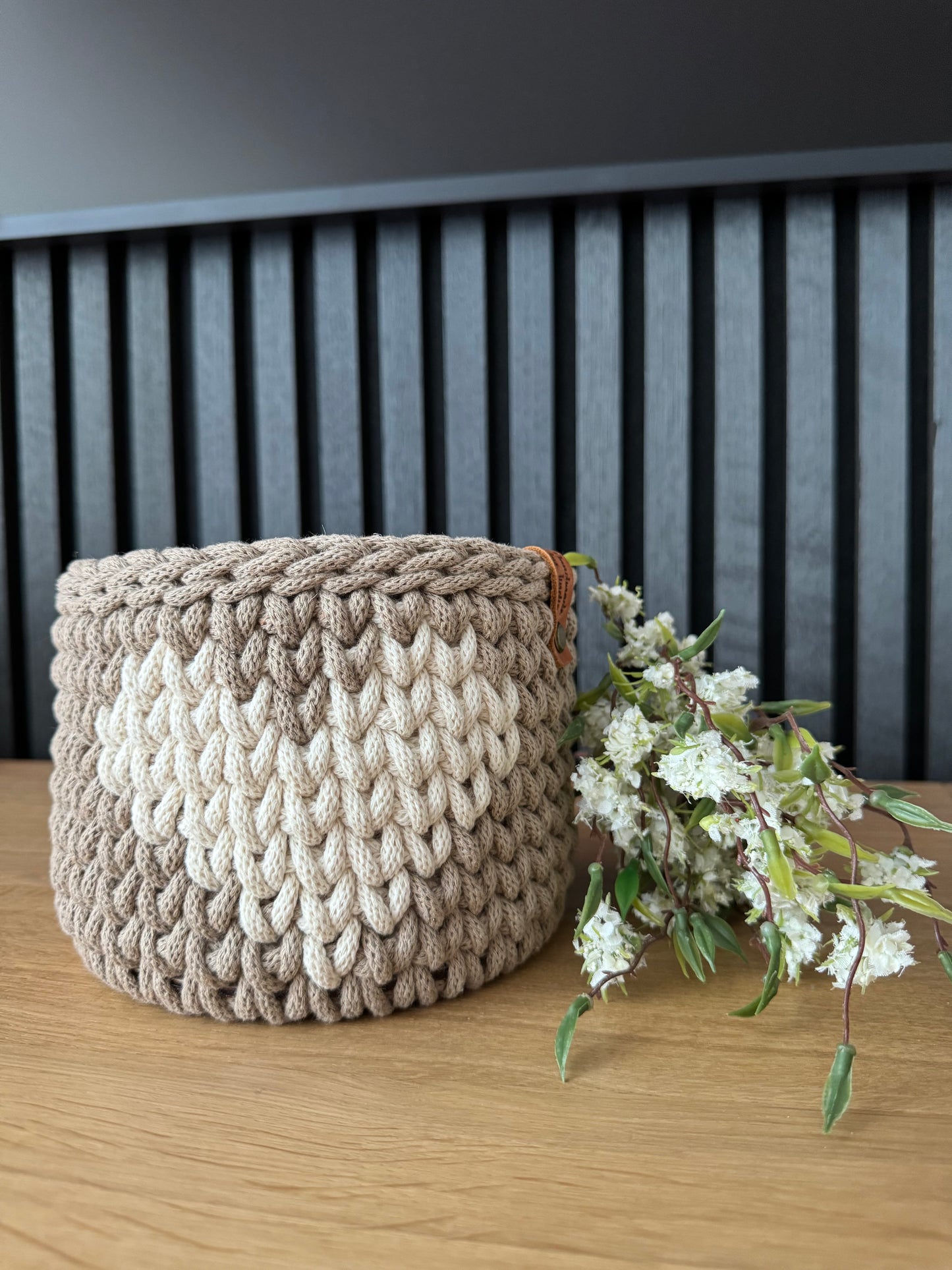 Korb mit Holzboden - Häkelkorb - Aufbewahrungskorb - Geschenkkorb