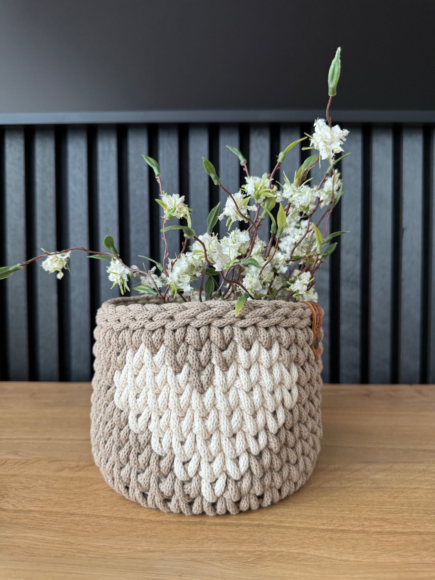 Korb mit Holzboden - Häkelkorb - Aufbewahrungskorb - Geschenkkorb